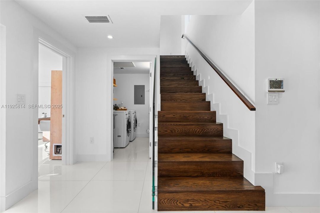 En Venta: $3,100,000 (5 camas, 4 baños, 3178 Pies cuadrados)