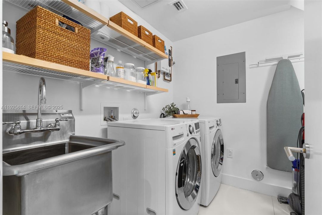 En Venta: $3,100,000 (5 camas, 4 baños, 3178 Pies cuadrados)