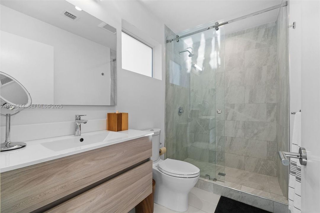 En Venta: $3,100,000 (5 camas, 4 baños, 3178 Pies cuadrados)