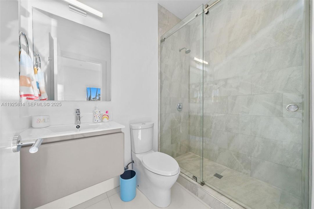 En Venta: $3,100,000 (5 camas, 4 baños, 3178 Pies cuadrados)