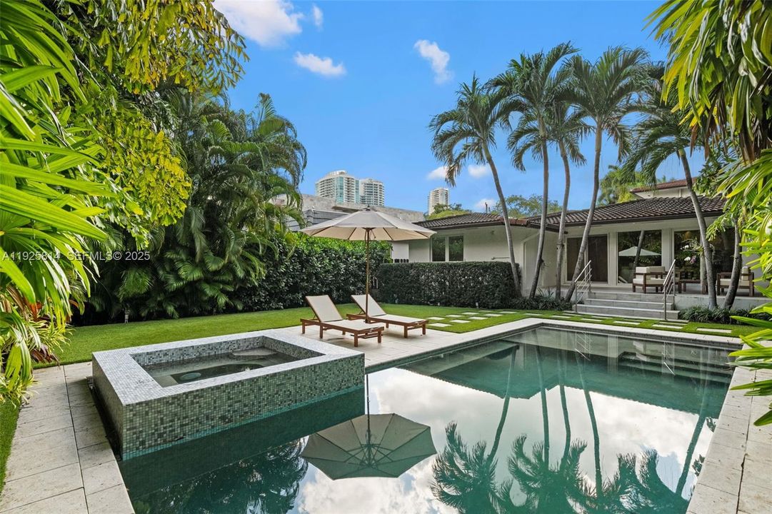 En Venta: $3,100,000 (5 camas, 4 baños, 3178 Pies cuadrados)