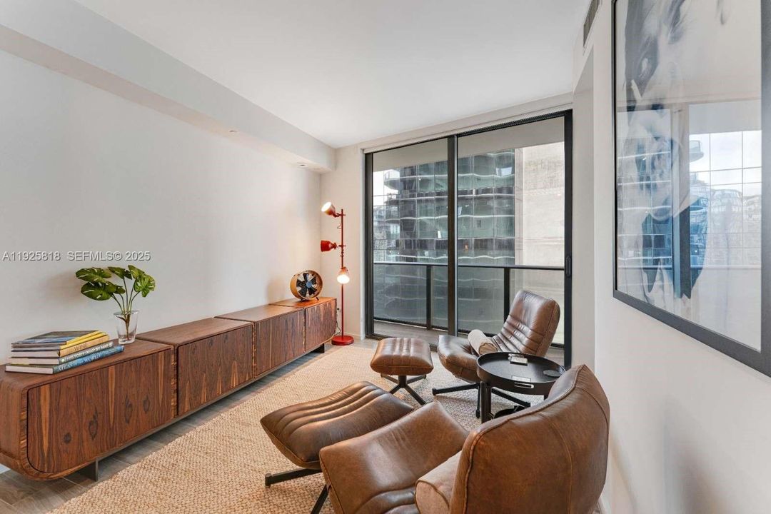 For Rent: $8,190 (3 beds, 3 baths, 1334 Square Feet)