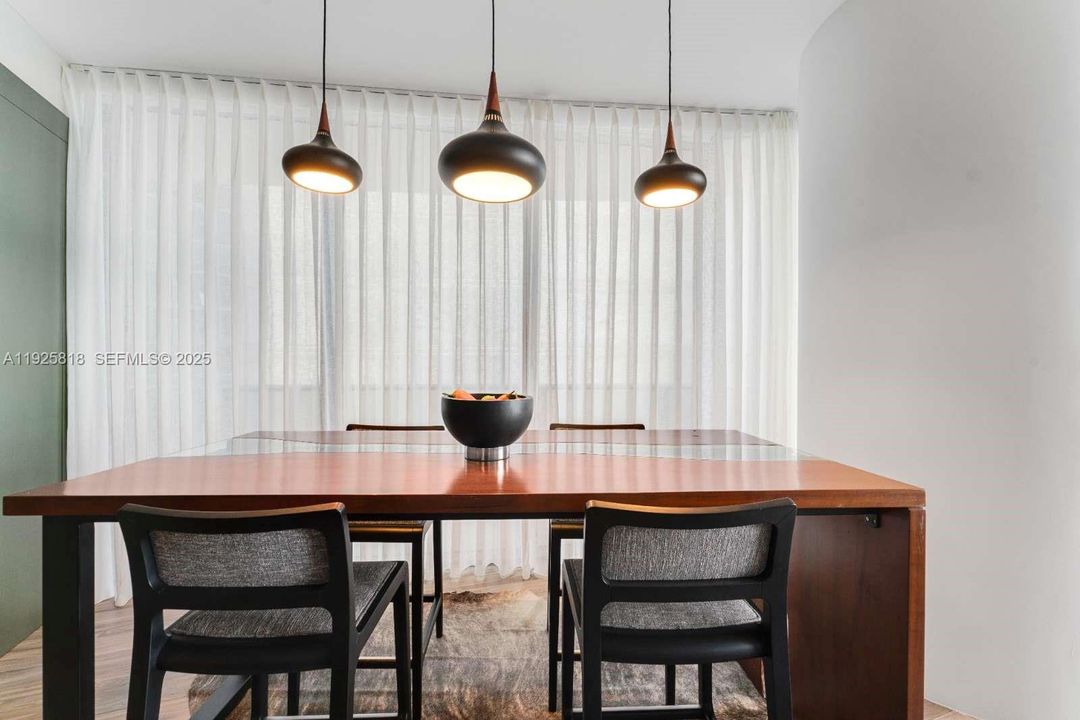 For Rent: $8,190 (3 beds, 3 baths, 1334 Square Feet)