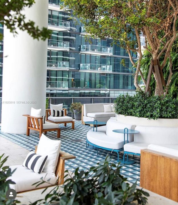 For Rent: $8,190 (3 beds, 3 baths, 1334 Square Feet)