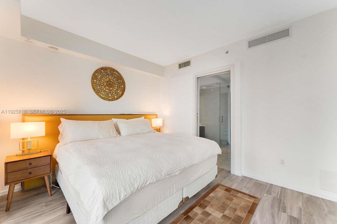 For Rent: $8,190 (3 beds, 3 baths, 1334 Square Feet)