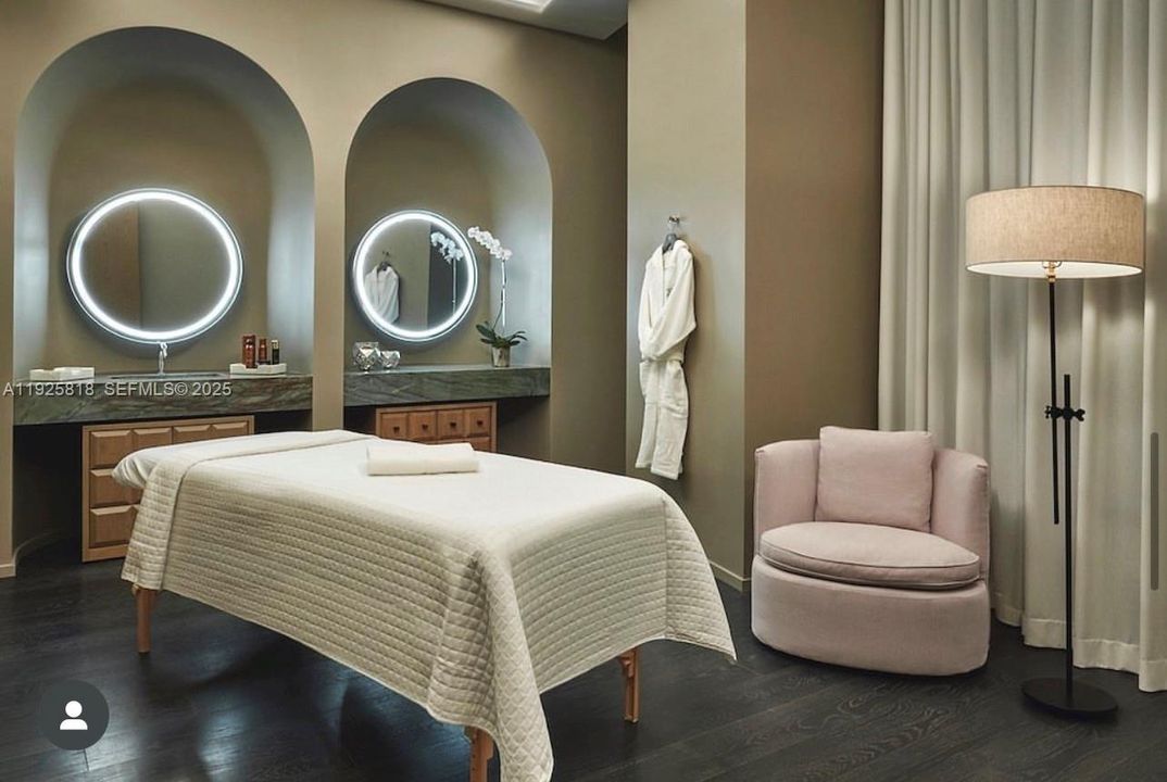 For Rent: $8,190 (3 beds, 3 baths, 1334 Square Feet)