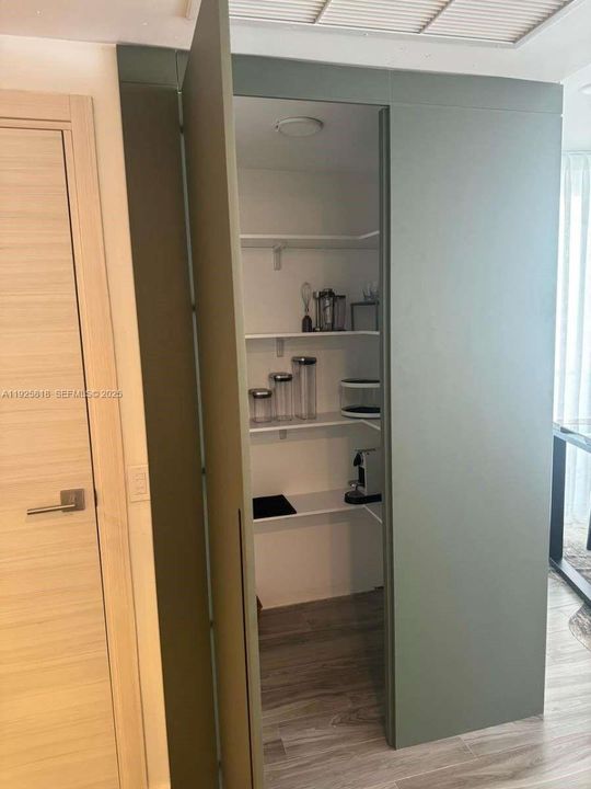 For Rent: $8,190 (3 beds, 3 baths, 1334 Square Feet)