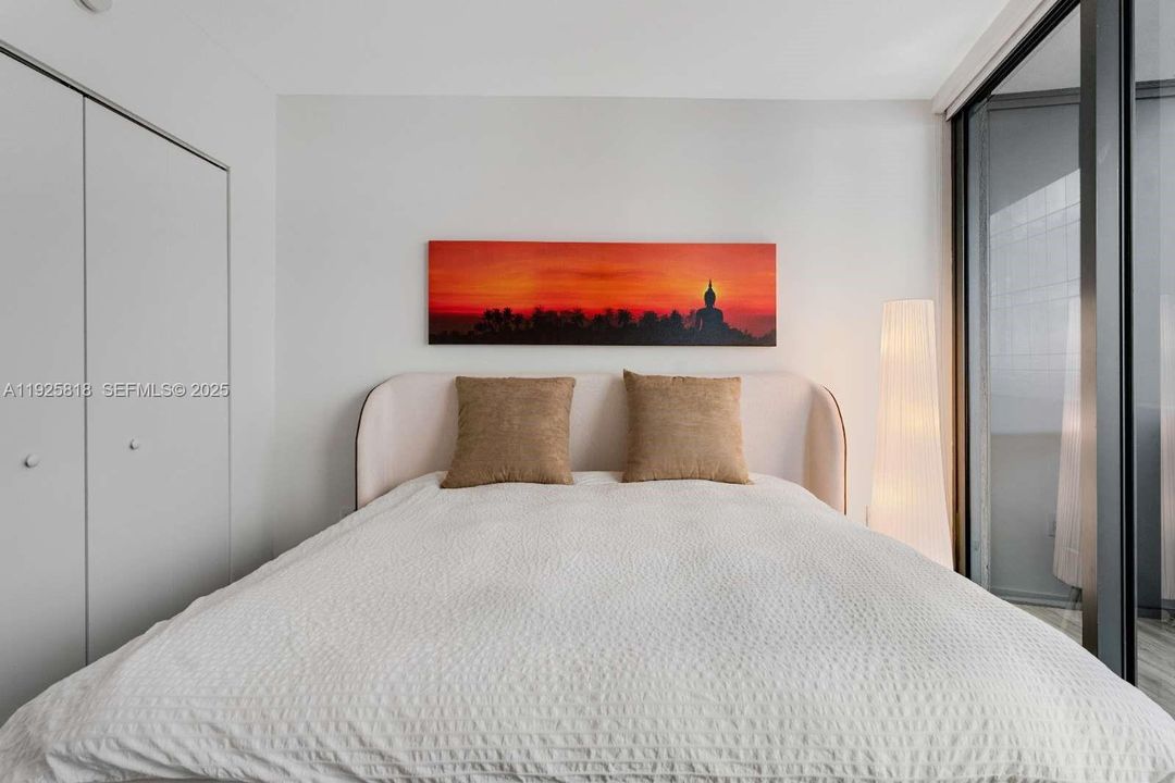 For Rent: $8,190 (3 beds, 3 baths, 1334 Square Feet)