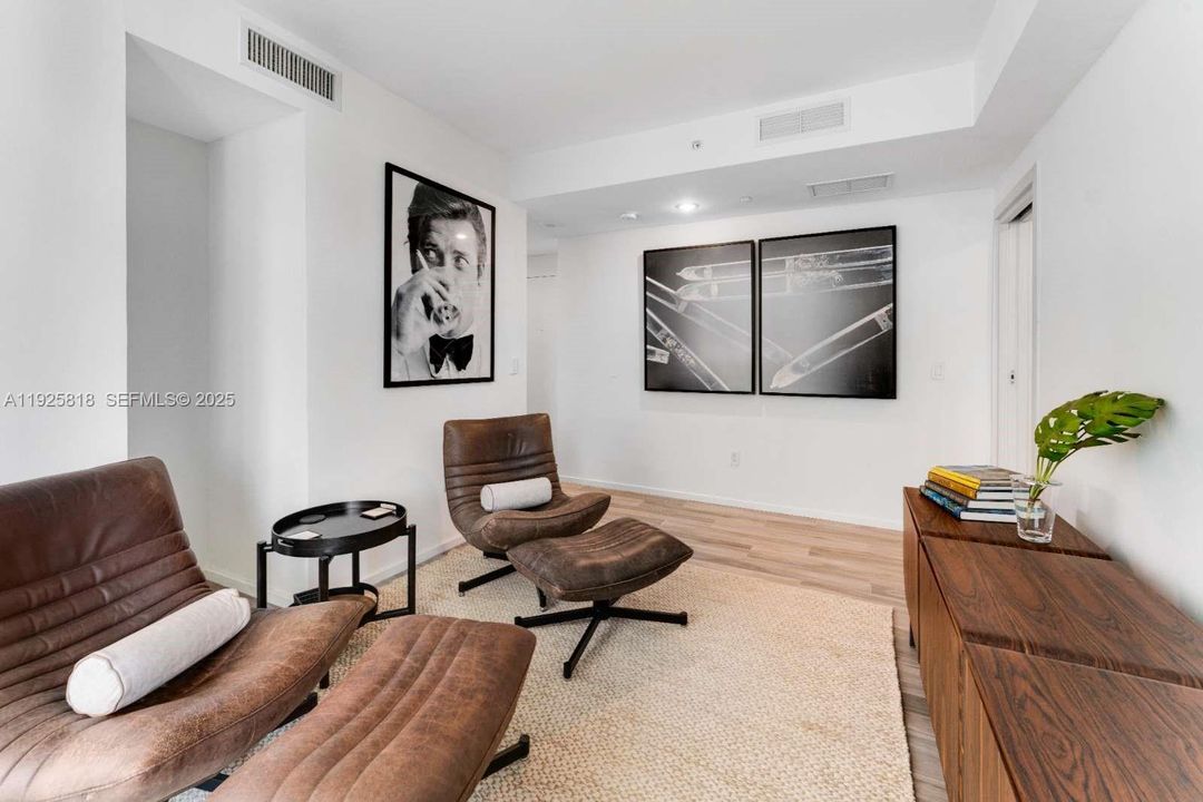 For Rent: $8,190 (3 beds, 3 baths, 1334 Square Feet)