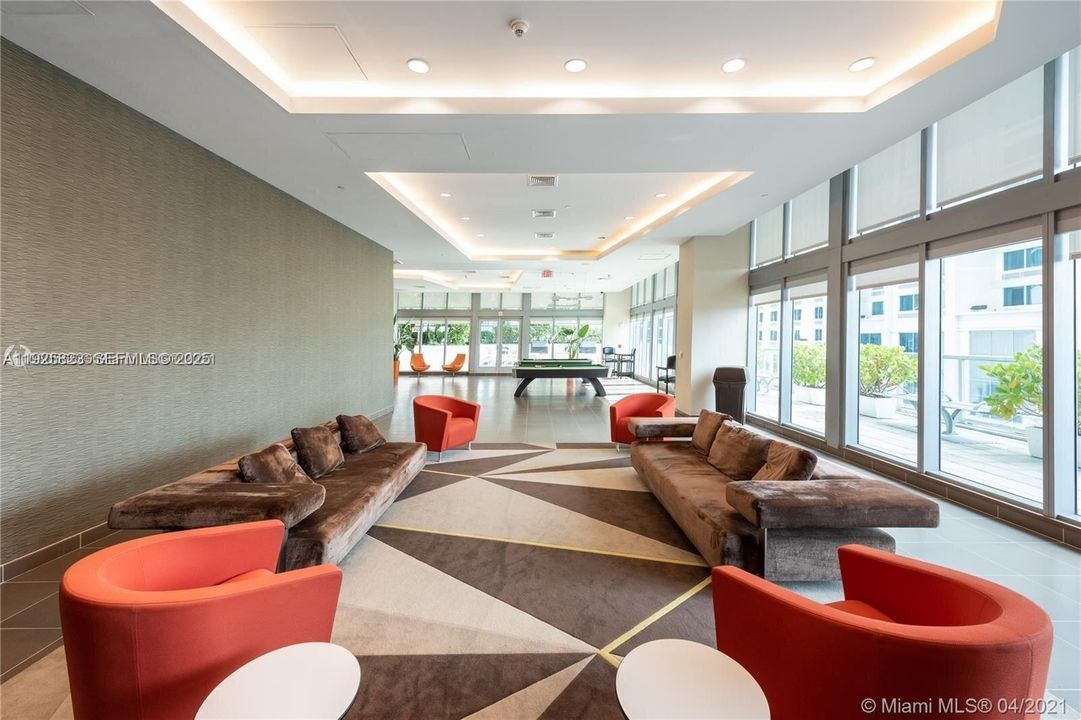 For Rent: $2,900 (1 beds, 1 baths, 694 Square Feet)