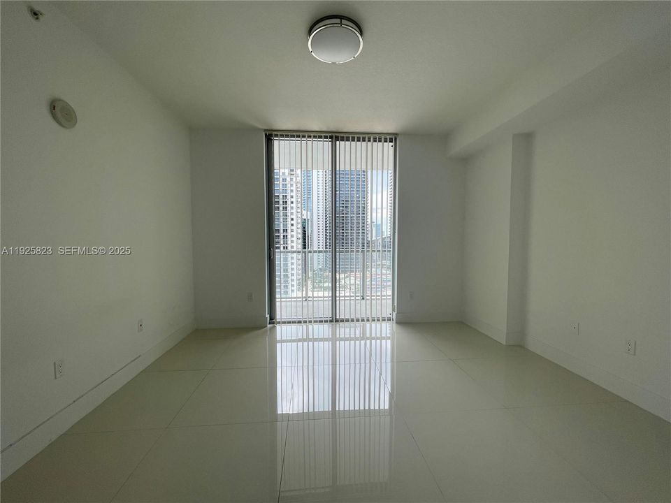 For Rent: $2,900 (1 beds, 1 baths, 694 Square Feet)