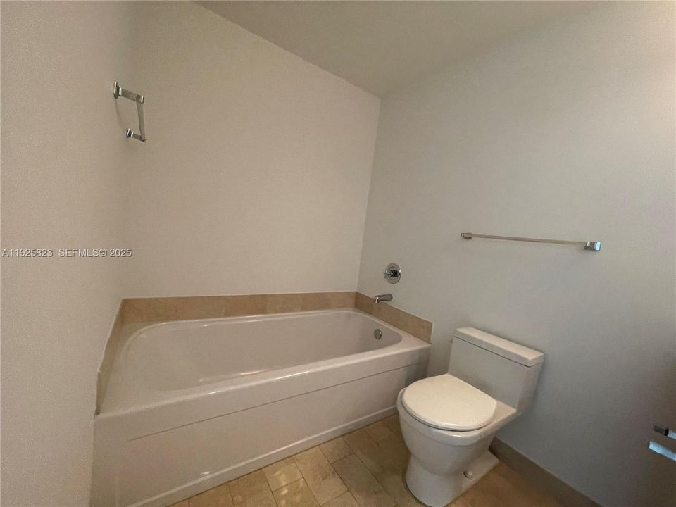 For Rent: $2,900 (1 beds, 1 baths, 694 Square Feet)