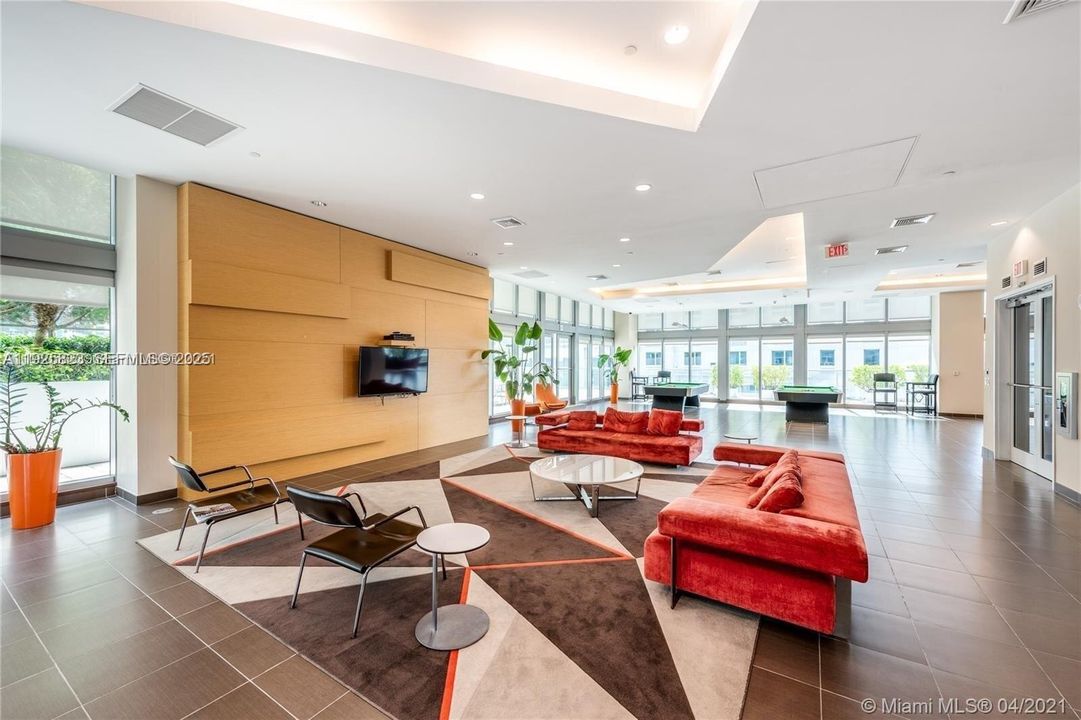 For Rent: $2,900 (1 beds, 1 baths, 694 Square Feet)