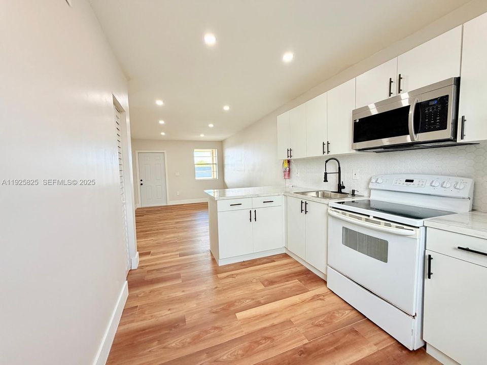 В аренду: $2,500 (2 спален, 1 ванн, 2700 Квадратных фут)