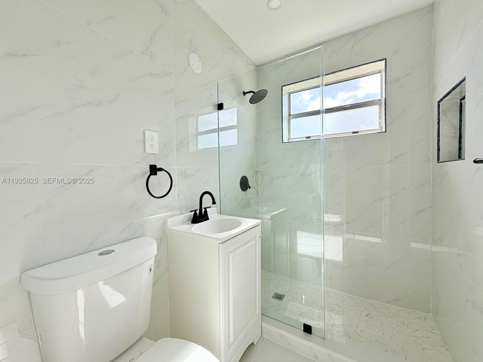 В аренду: $2,500 (2 спален, 1 ванн, 2700 Квадратных фут)