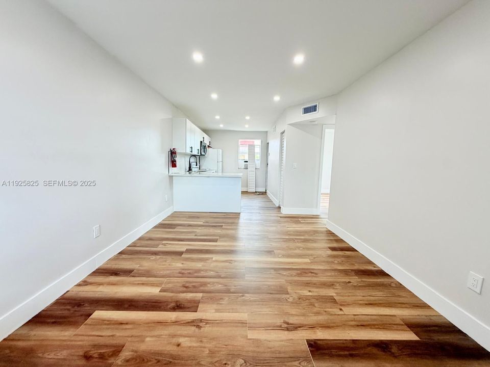 В аренду: $2,500 (2 спален, 1 ванн, 2700 Квадратных фут)