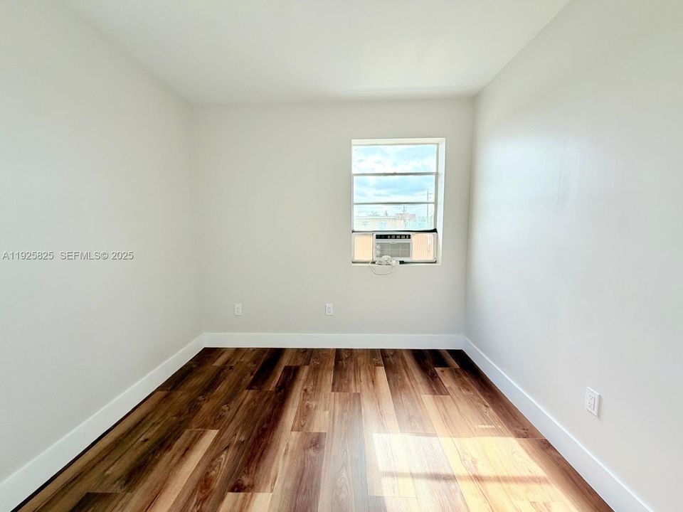 В аренду: $2,500 (2 спален, 1 ванн, 2700 Квадратных фут)