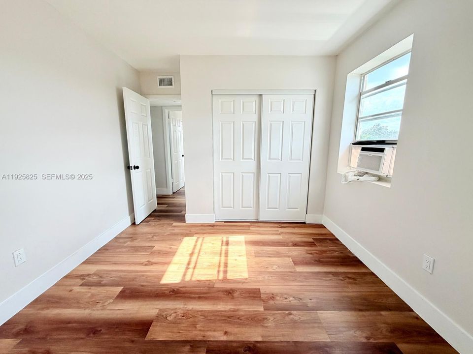 В аренду: $2,500 (2 спален, 1 ванн, 2700 Квадратных фут)