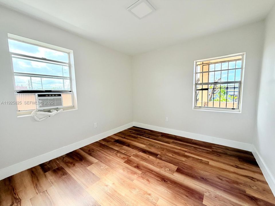 В аренду: $2,500 (2 спален, 1 ванн, 2700 Квадратных фут)