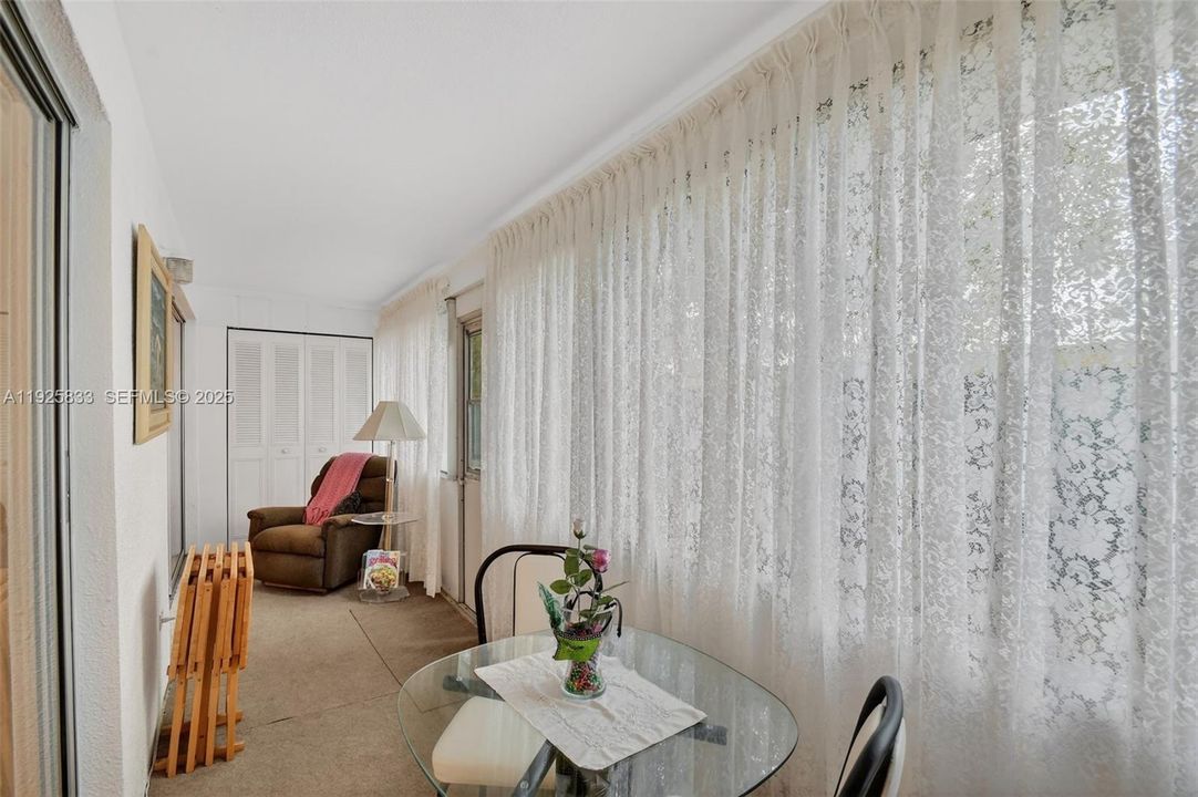 待售: $245,000 (2 贝兹, 2 浴室, 1447 平方英尺)