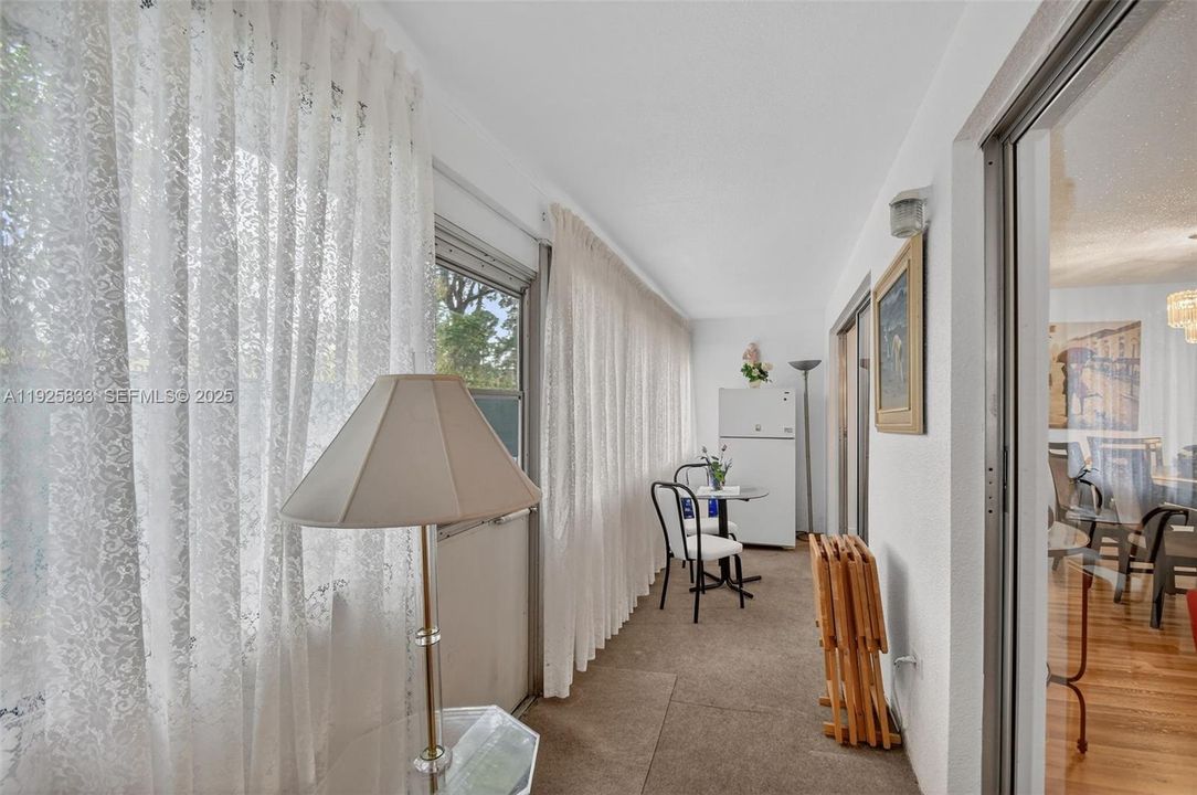 待售: $245,000 (2 贝兹, 2 浴室, 1447 平方英尺)