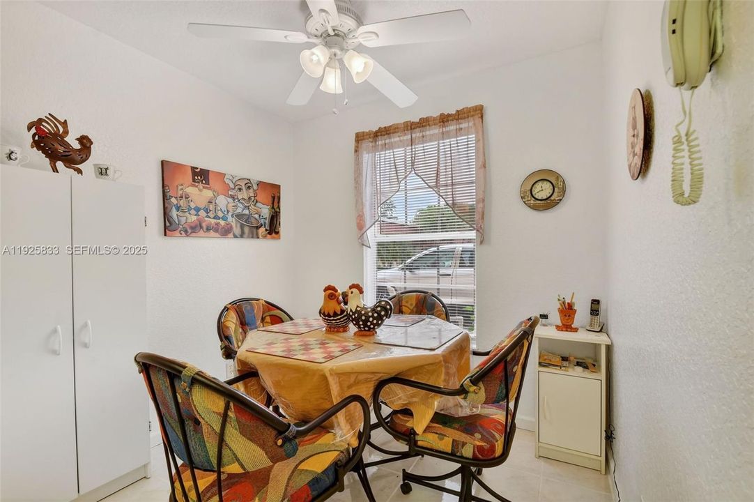 待售: $245,000 (2 贝兹, 2 浴室, 1447 平方英尺)