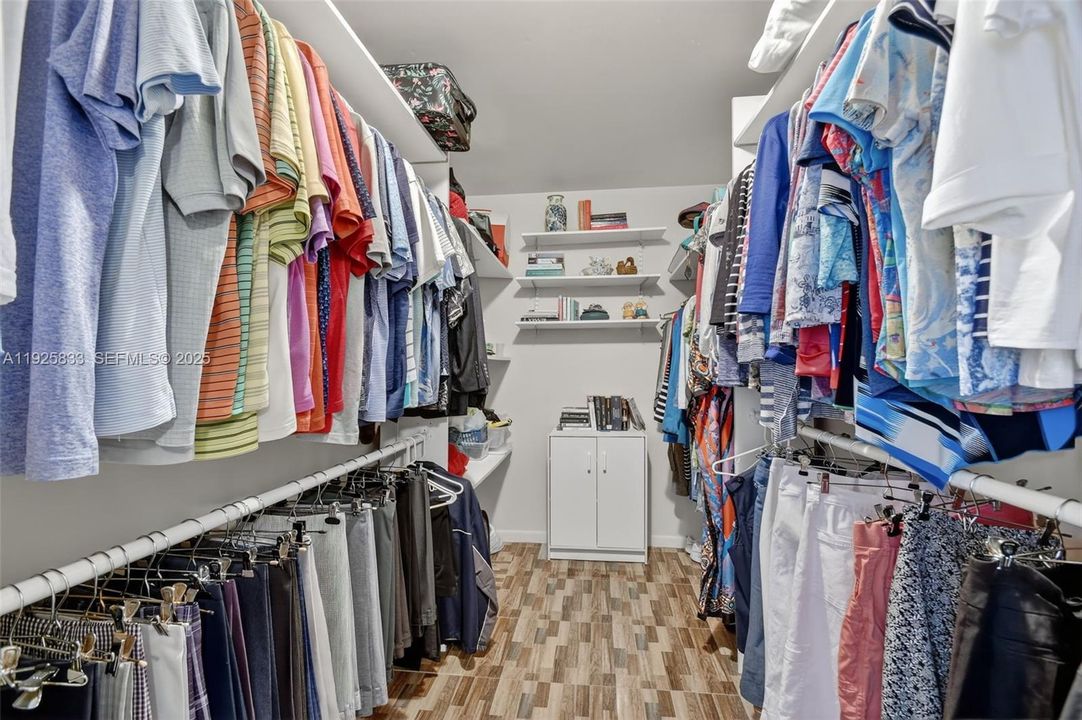 待售: $245,000 (2 贝兹, 2 浴室, 1447 平方英尺)