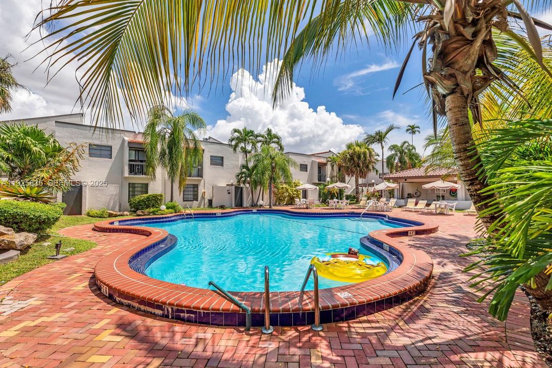 出租: $3,300 (3 贝兹, 1 浴室, 1234 平方英尺)