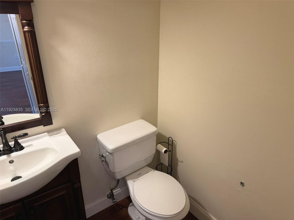 出租: $3,300 (3 贝兹, 1 浴室, 1234 平方英尺)