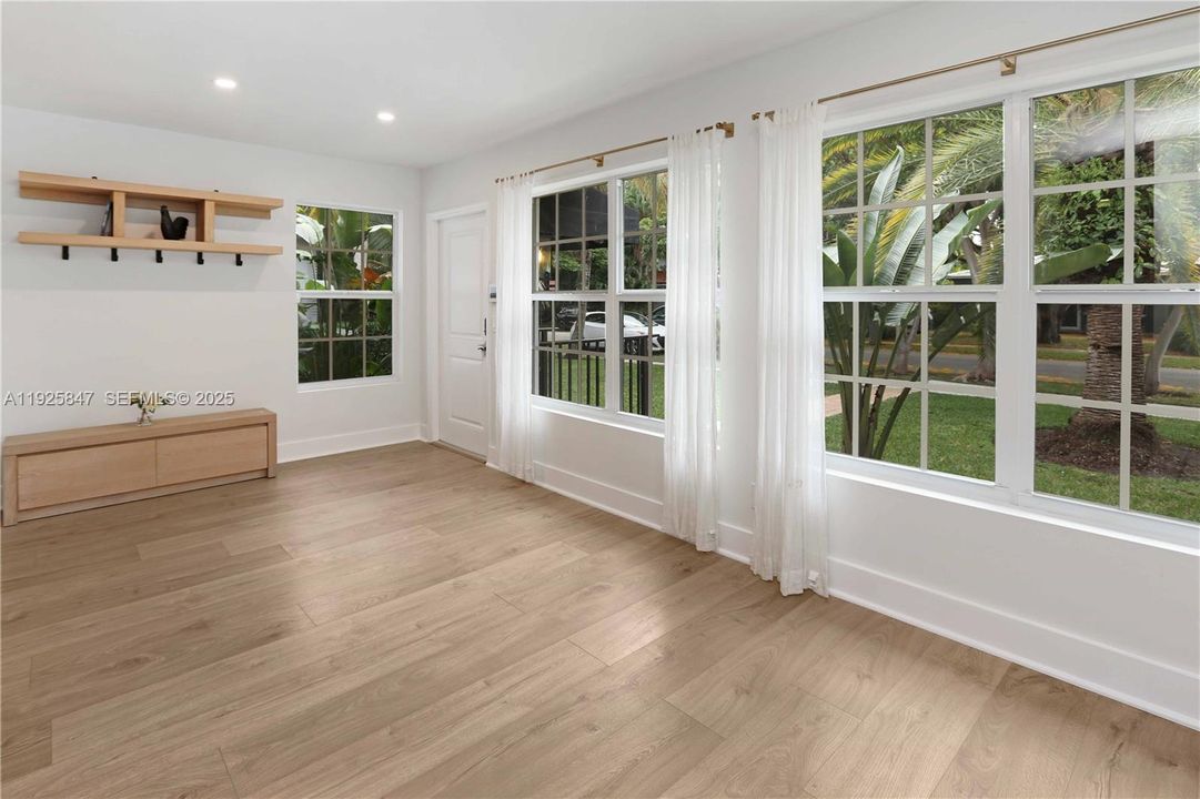 En Venta: $990,000 (2 camas, 2 baños, 1464 Pies cuadrados)