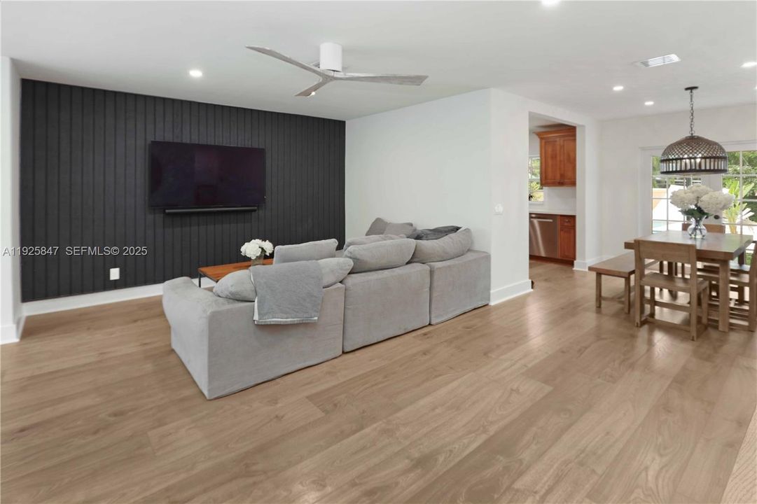 En Venta: $990,000 (2 camas, 2 baños, 1464 Pies cuadrados)