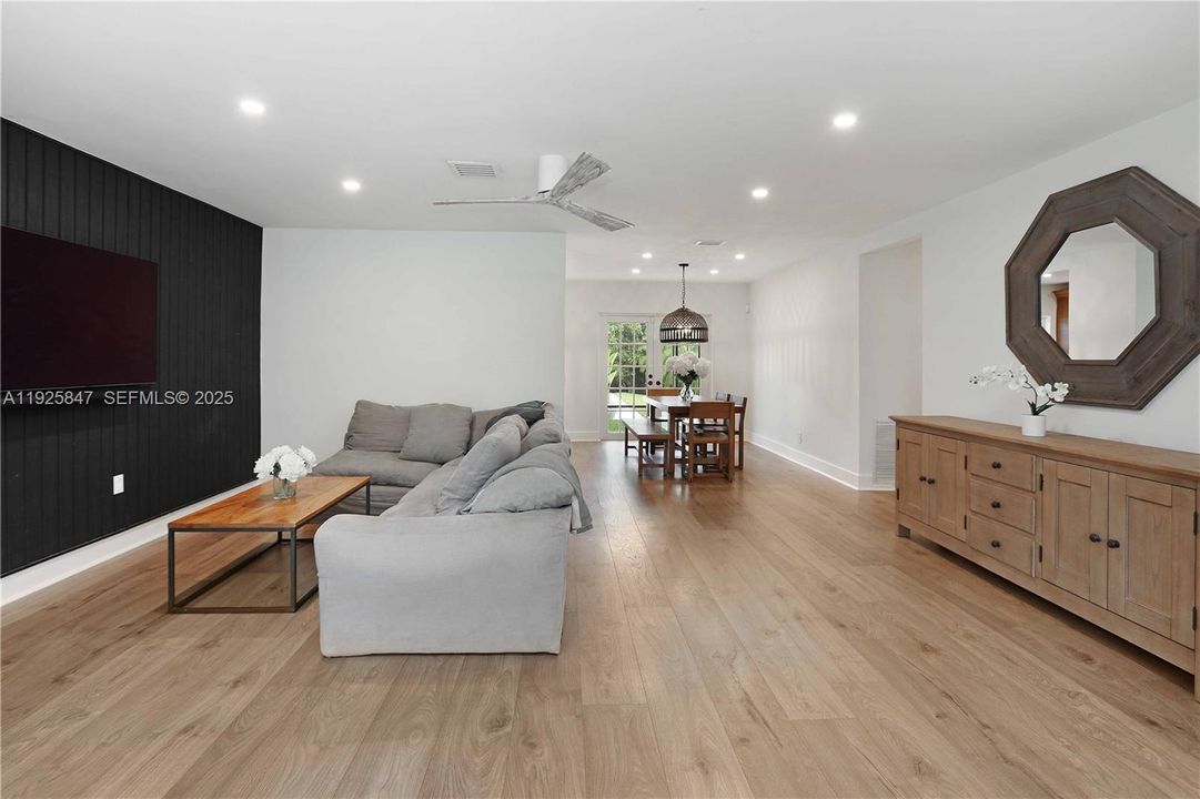 En Venta: $990,000 (2 camas, 2 baños, 1464 Pies cuadrados)