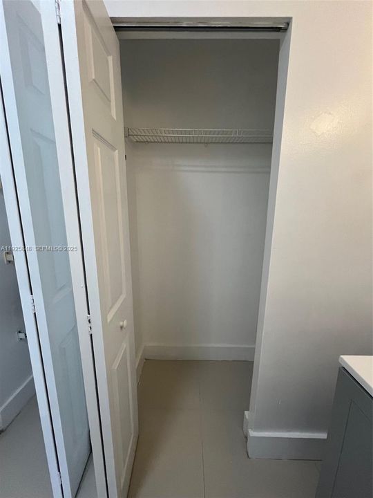 待售: $450,000 (2 贝兹, 2 浴室, 1049 平方英尺)