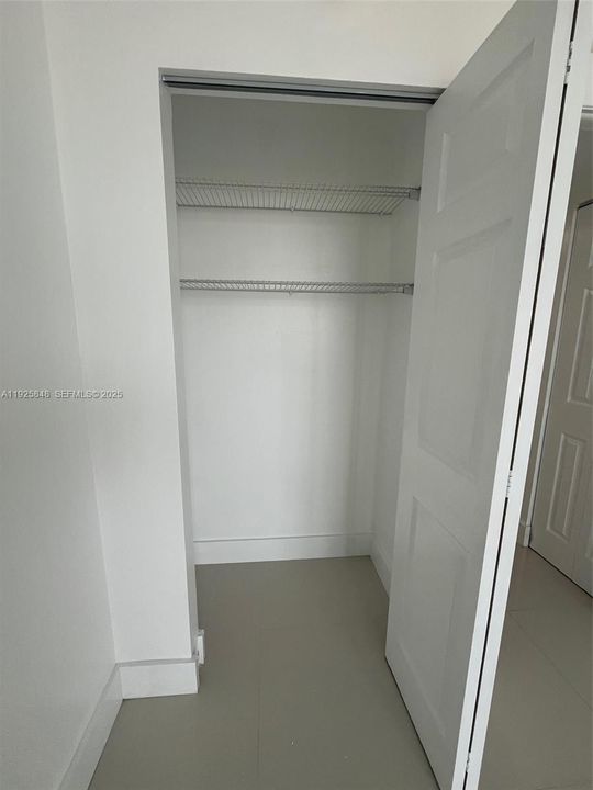 待售: $450,000 (2 贝兹, 2 浴室, 1049 平方英尺)