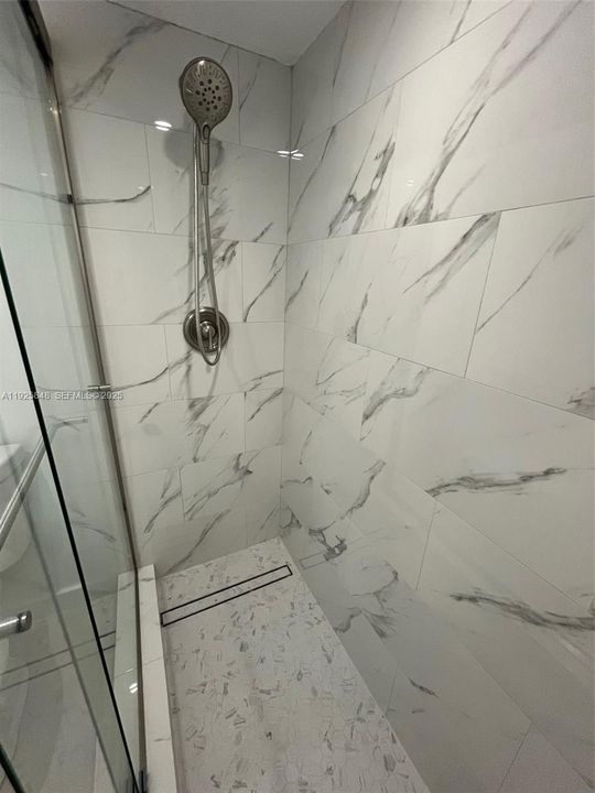 待售: $450,000 (2 贝兹, 2 浴室, 1049 平方英尺)