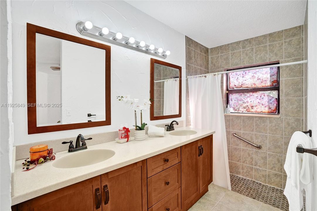 For Sale: $495,000 (3 beds, 2 baths, 1476 Square Feet)