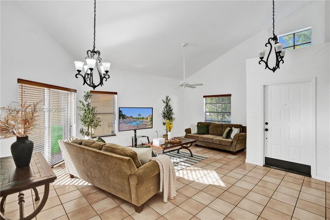 For Sale: $495,000 (3 beds, 2 baths, 1476 Square Feet)