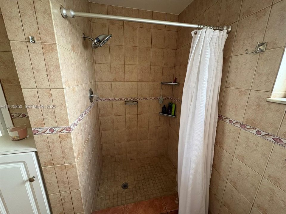 На продажу: $240,000 (2 спален, 2 ванн, 1633 Квадратных фут)