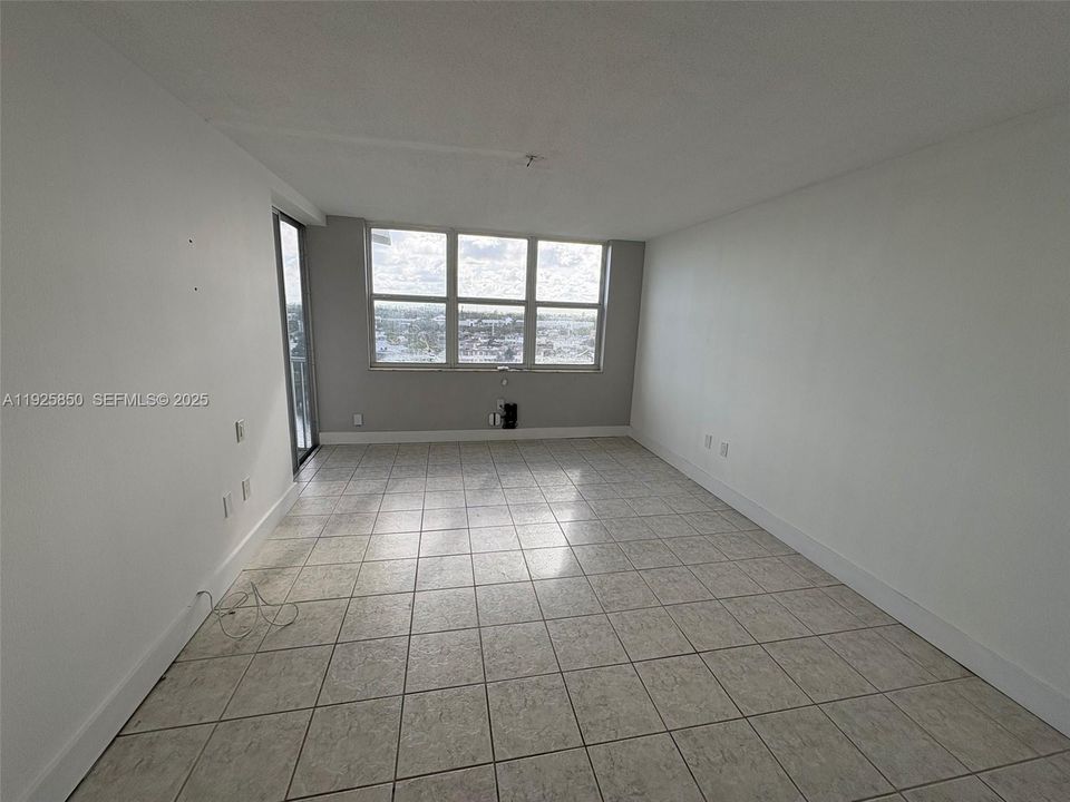 На продажу: $240,000 (2 спален, 2 ванн, 1633 Квадратных фут)