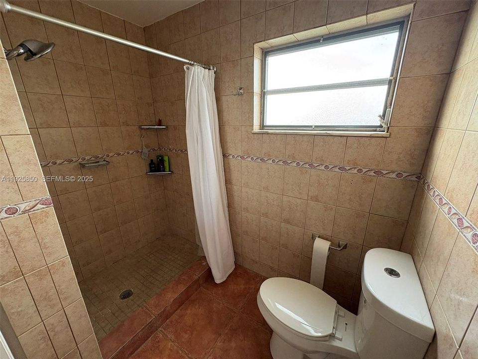 На продажу: $240,000 (2 спален, 2 ванн, 1633 Квадратных фут)