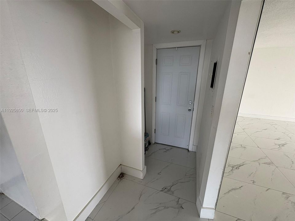 На продажу: $240,000 (2 спален, 2 ванн, 1633 Квадратных фут)