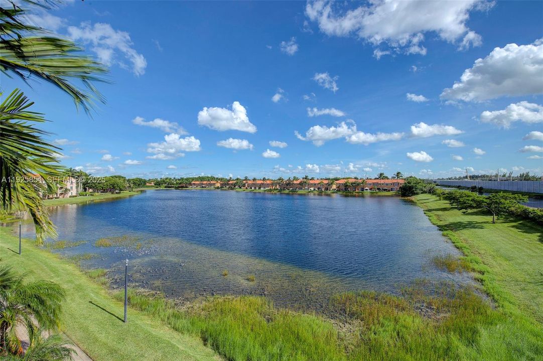 For Rent: $2,900 (3 beds, 2 baths, 1464 Square Feet)