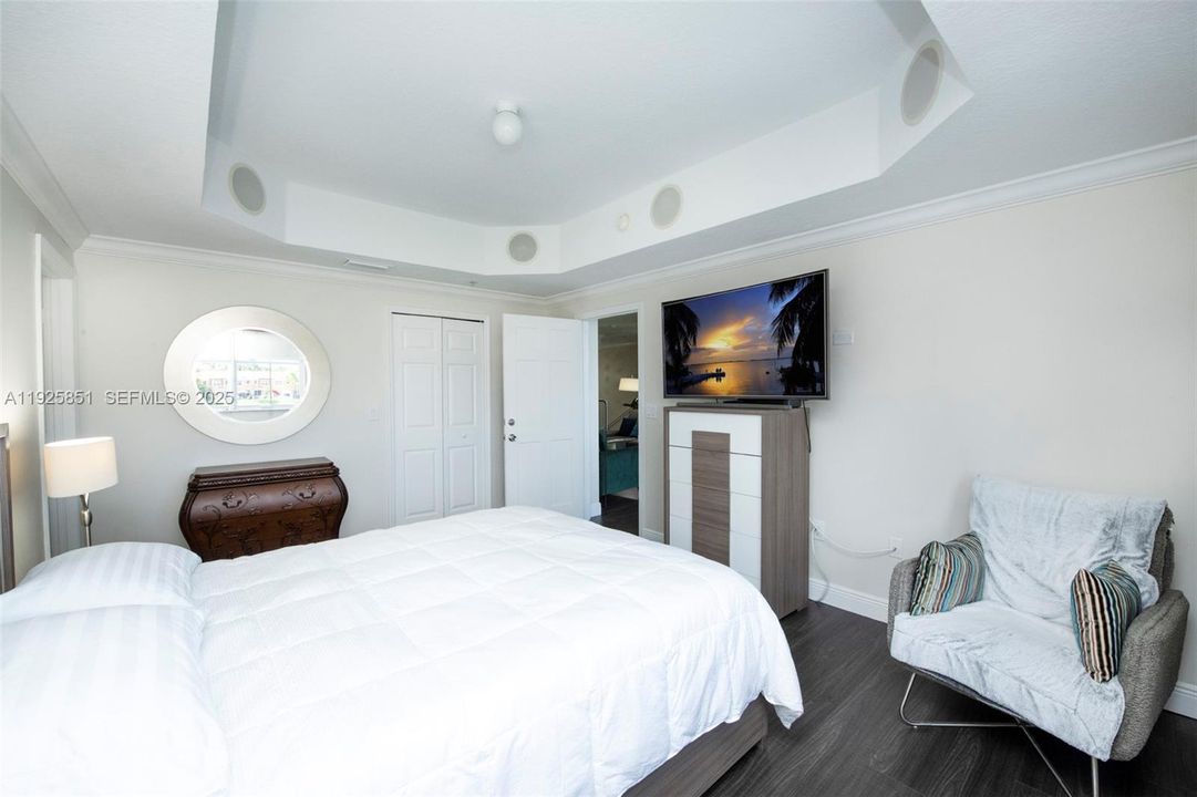 For Rent: $2,900 (3 beds, 2 baths, 1464 Square Feet)