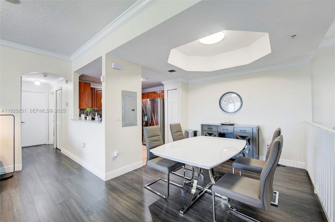 For Rent: $2,900 (3 beds, 2 baths, 1464 Square Feet)