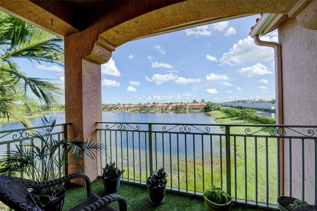 For Rent: $2,900 (3 beds, 2 baths, 1464 Square Feet)