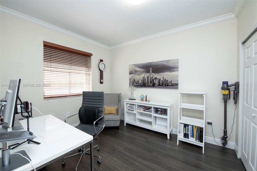 For Rent: $2,900 (3 beds, 2 baths, 1464 Square Feet)