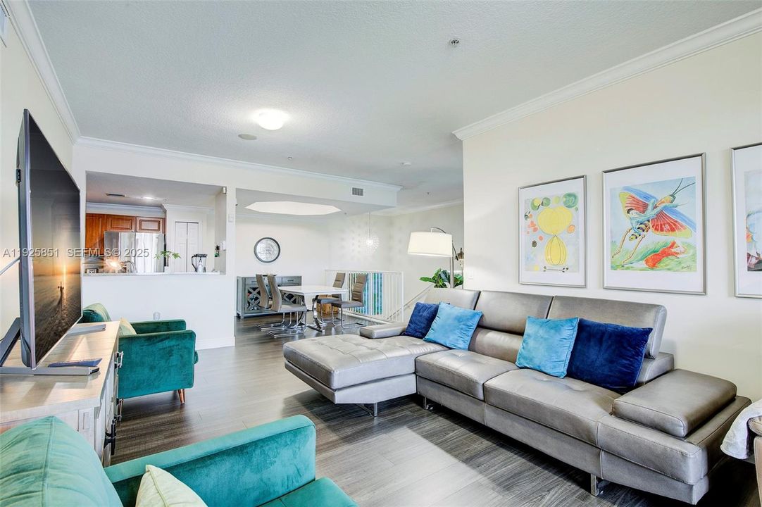 For Rent: $2,900 (3 beds, 2 baths, 1464 Square Feet)