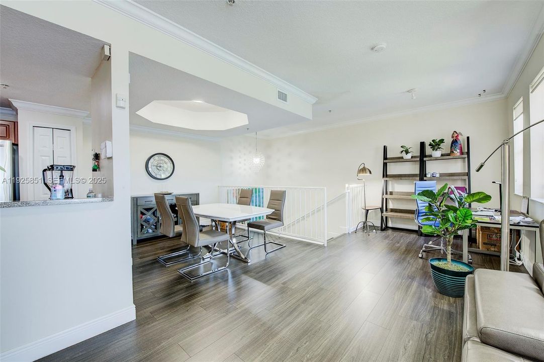 For Rent: $2,900 (3 beds, 2 baths, 1464 Square Feet)