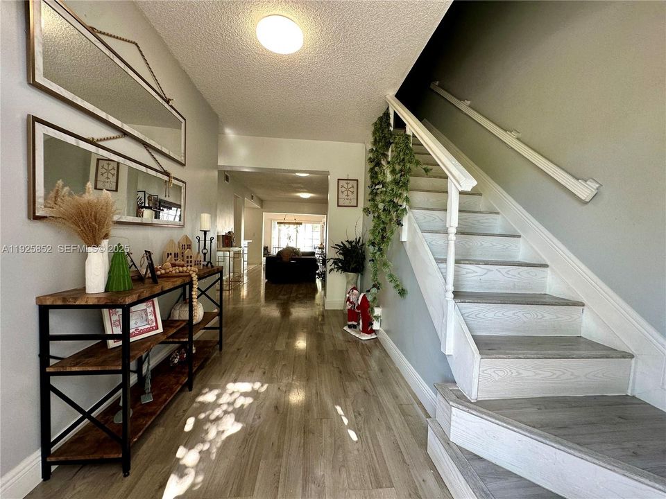 For Sale: $359,999 (4 beds, 2 baths, 1512 Square Feet)