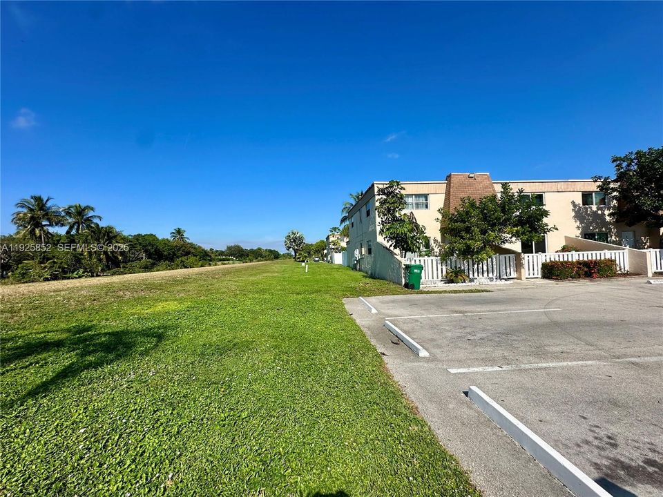 For Sale: $359,999 (4 beds, 2 baths, 1512 Square Feet)